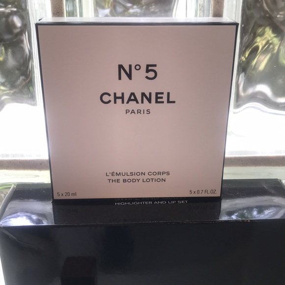 Chanel boxes & empty perfume CC - Picture 5 of 6